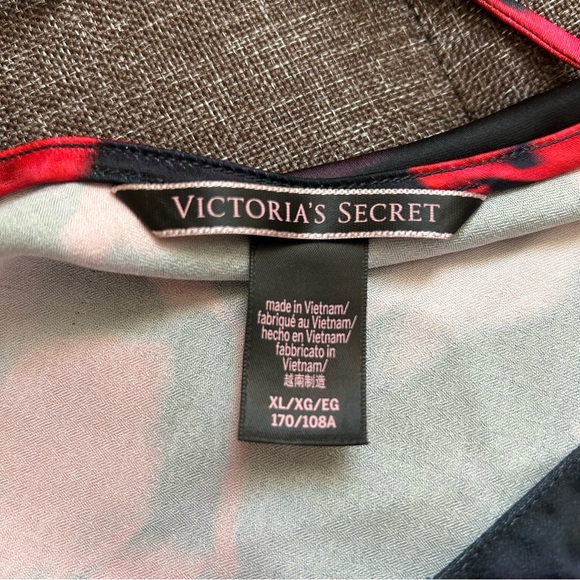 Victorias Secret Red Black Floral Crisscross Racerback Crop Camisole Size XL - Picture 3 of 4